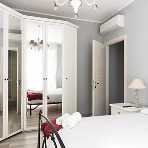  Apartment Youhosty - Napoli 35 Italy